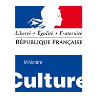 Écusson du Ministère de la Culture avec drapeau français, symbole de l'éducation nationale.